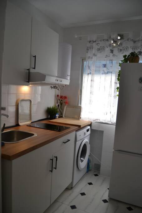 Cozy And Well Connected Apartment Séville Extérieur photo